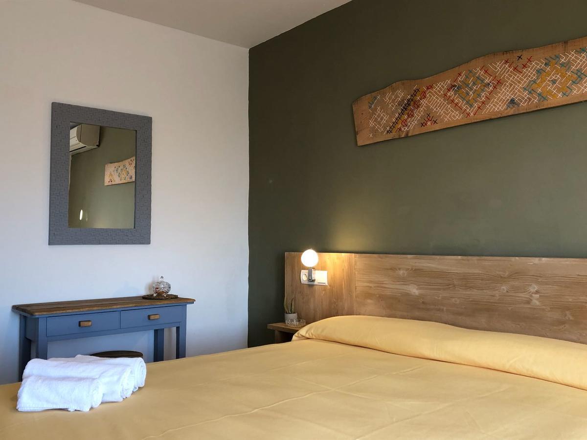 Hostal Santi Es Calo  Ngoại thất bức ảnh