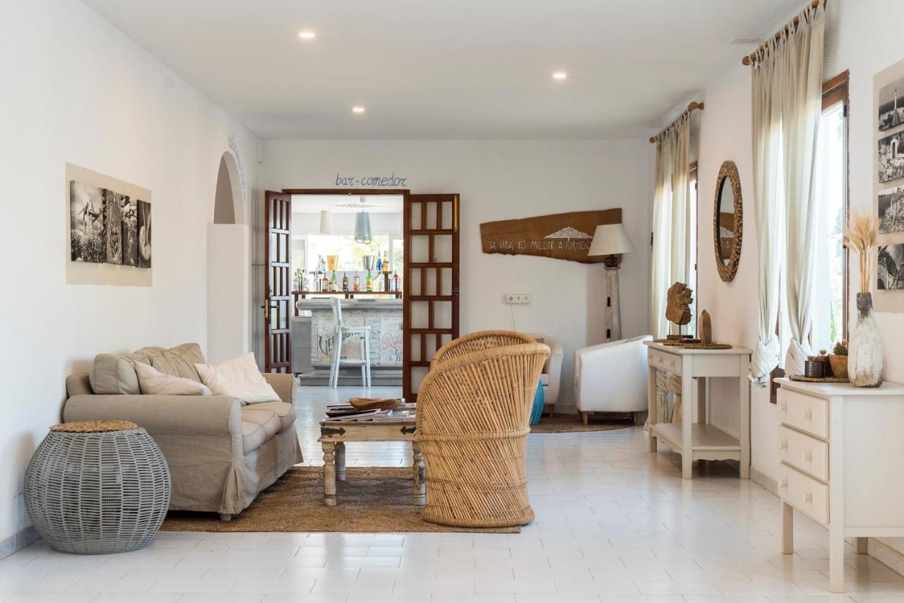 Hostal Santi Es Calo  Ngoại thất bức ảnh